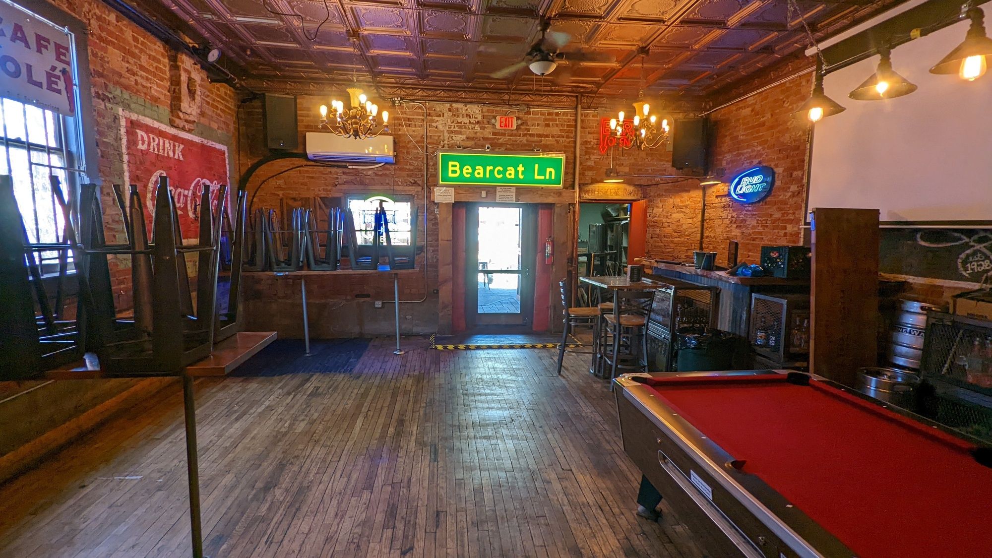 Beautiful restaurant/bar